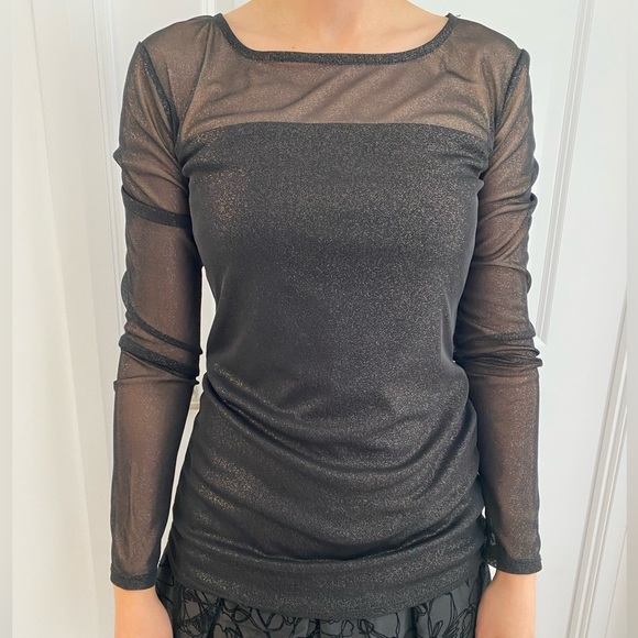 NWOT Beautiful golden glitter top. - Picture 1 of 5